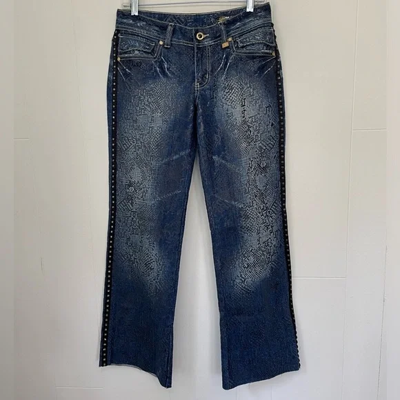 Akademiks Low Rise Boot Cut Jeans Embellished Lace Flap Pocket Women’s Size 28 - Picture 2 of 16